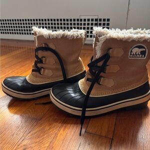 Sorel boots size 7